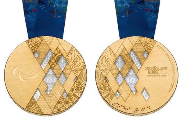 Золотая паралимпийская медаль из поликарбоната